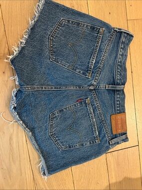 Levi’s Classic Blue Denim Jean Shorts